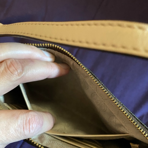 Michael Kors wristlet - Picture 5 of 9